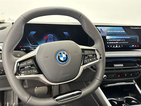 Used 2025 BMW i4 xDrive40i w/ Parking Assistance Package image 22