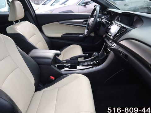 Used 2017 Honda Accord Touring image 26