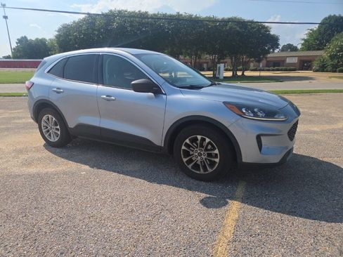 Used 2022 Ford Escape SE FWD image 12