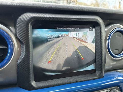 Used 2021 Jeep Wrangler Unlimited Sahara w/ Uconnect 4C Nav & Sound Group image 19