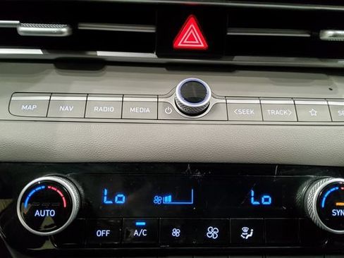 Used 2023 Hyundai Elantra SEL w/ Convenience Package FWD image 34