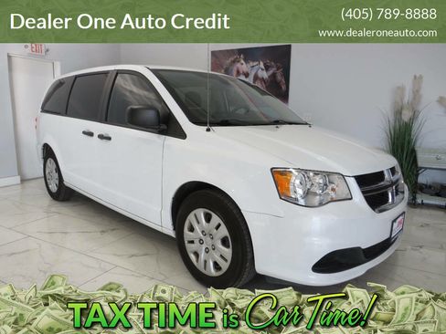 Used 2019 Dodge Grand Caravan SE image 1