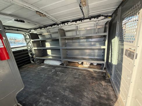Used 2019 GMC Savana 2500 w/ Driver Convenience Package image 22