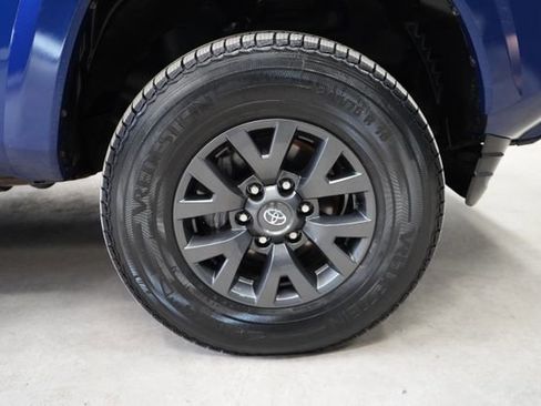 Used 2022 Toyota Tacoma SR5 AWD/4WD image 58