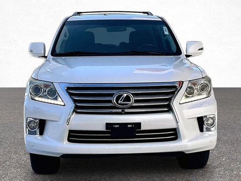 Used 2013 Lexus LX 570 4WD w/ Luxury Pkg image 3