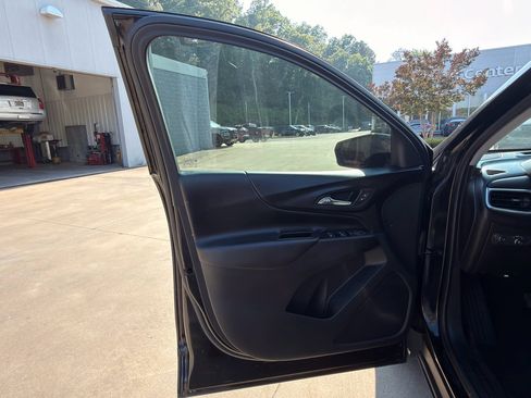 Used 2020 Chevrolet Equinox LT FWD image 9