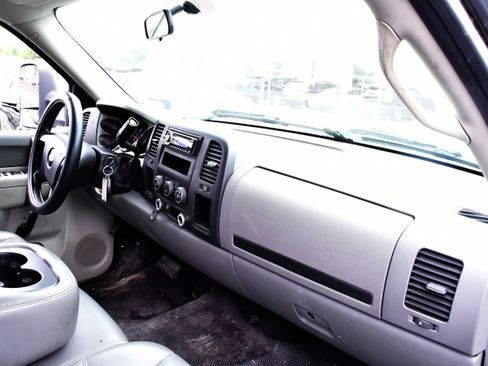 Used 2011 Chevrolet Silverado 3500 W/T image 11