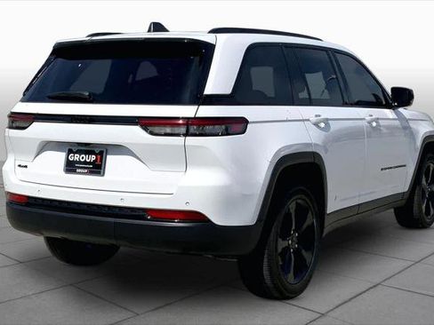 Certified 2024 Jeep Grand Cherokee Altitude AWD/4WD image 13