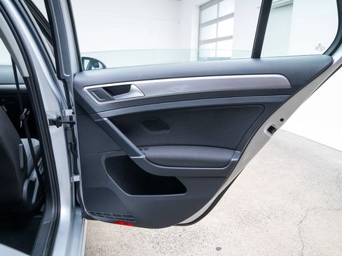 Used 2015 Volkswagen e-Golf Limited Edition FWD image 19