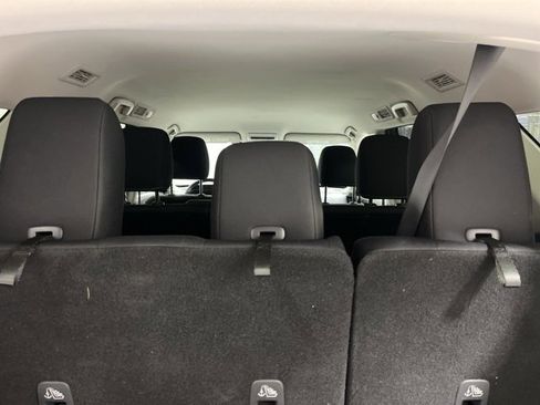 Used 2023 Nissan Pathfinder S image 25