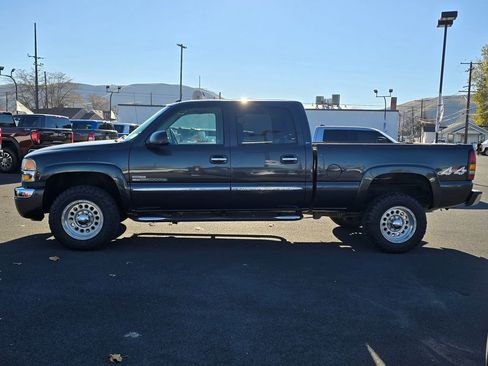 Used 2005 GMC Sierra 2500 SLT w/ Heavy-Duty Power Package image 2