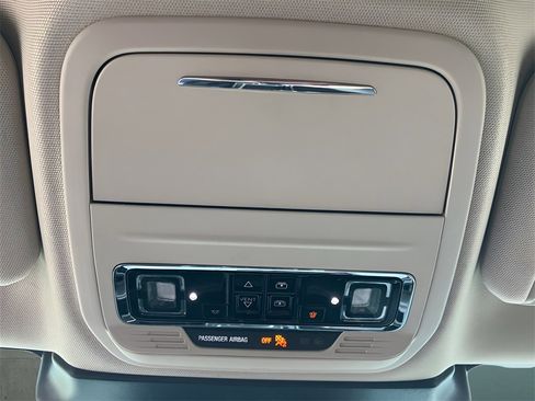 Used 2024 Lincoln Corsair Grand Touring image 33