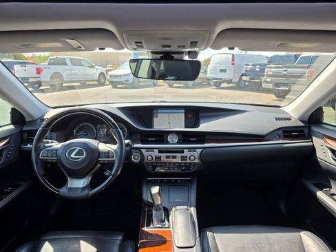 Used 2018 Lexus ES 350 w/ Ultra Luxury Package FWD image 13