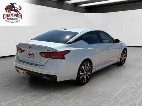 Used 2020 Nissan Altima 2.5 SR w/ Premium Package FWD image 5