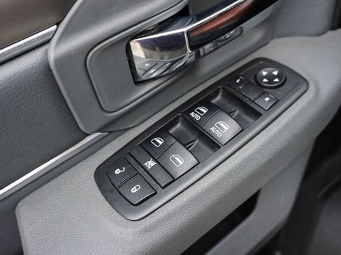 Used 2019 RAM 1500 Classic SLT AWD/4WD image 15