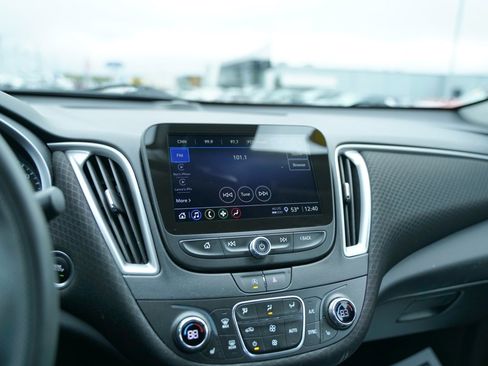 Used 2023 Chevrolet Malibu LT image 14