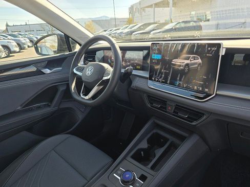 New 2026 Volkswagen Tiguan SE AWD/4WD image 10