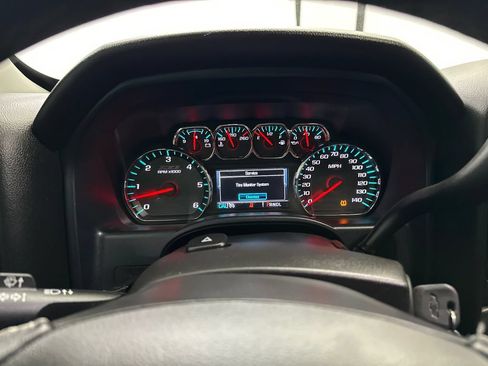 Used 2018 Chevrolet Silverado 1500 LT w/ Texas Edition AWD/4WD image 27