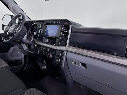 Used 2023 Ford F250 XLT image 27