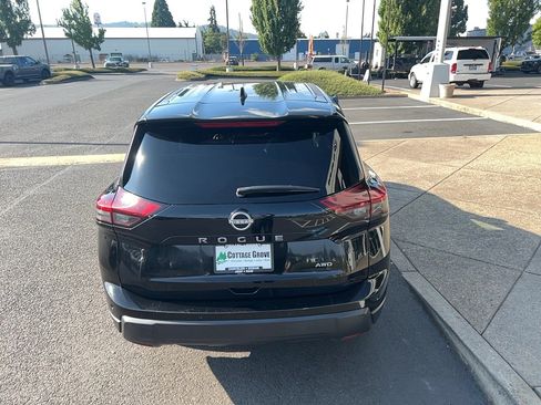 Used 2024 Nissan Rogue S AWD/4WD image 11