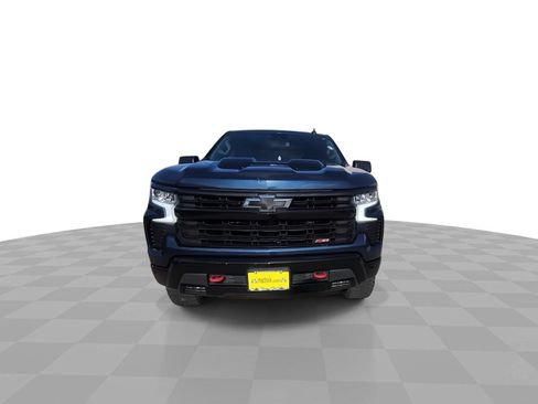 Used 2023 Chevrolet Silverado 1500 LT Trail Boss w/ LPO, Dark Essentials Package AWD/4WD image 3