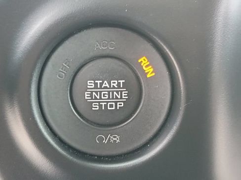 Used 2020 Jeep Gladiator Mojave AWD/4WD image 16