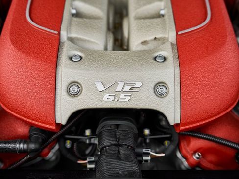 Used 2022 Ferrari 812 GTS image 21