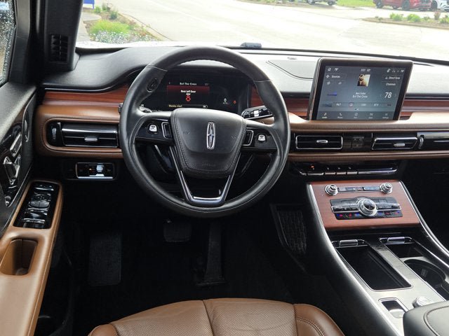 Used 2024 Lincoln Aviator Reserve w/ Elements Package Plus AWD/4WD image 18