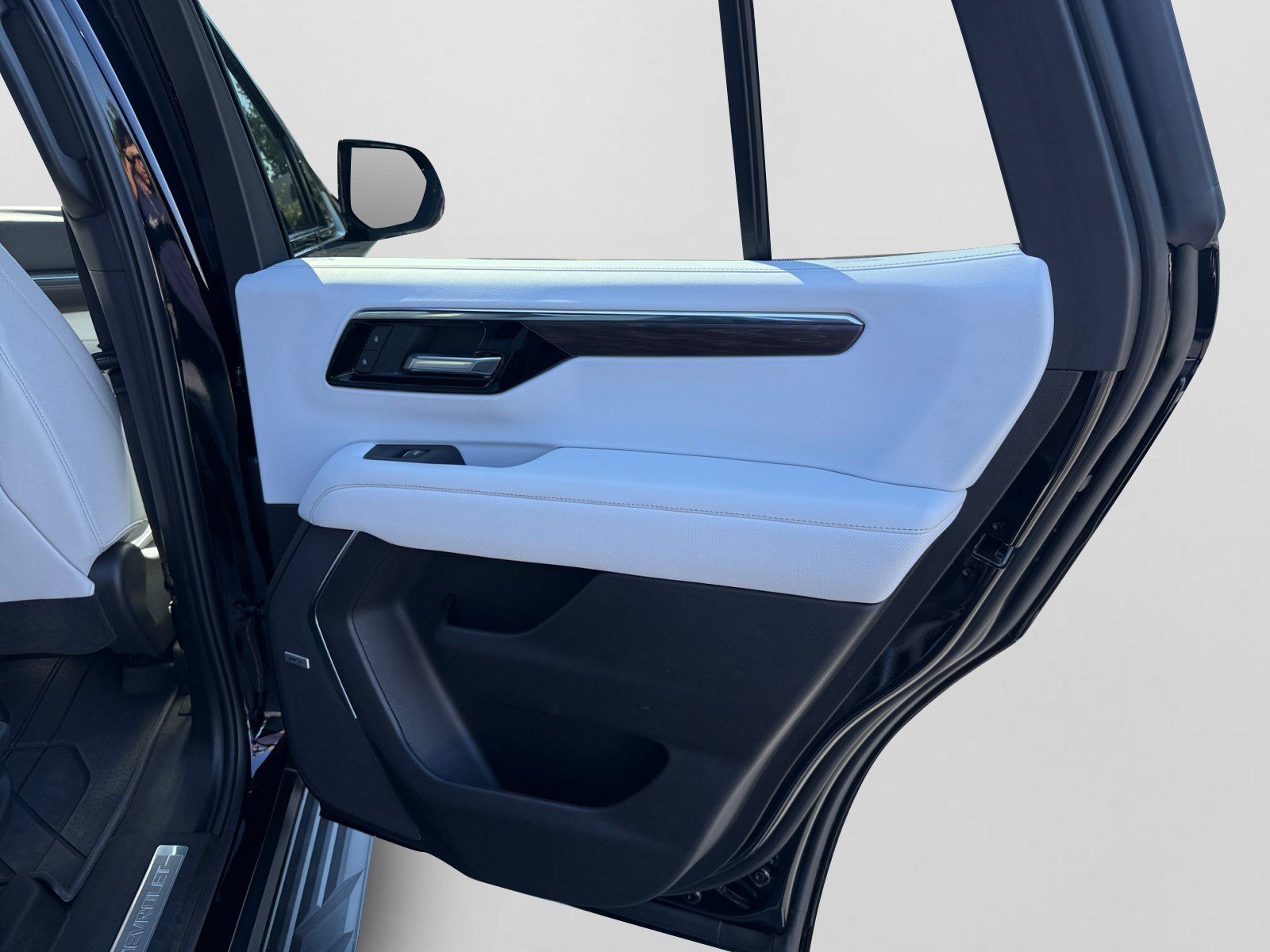 Used 2026 Chevrolet Tahoe Premier RWD image 16