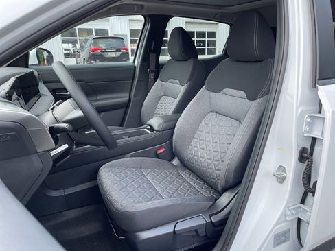 New 2025 Nissan Kicks SV w/ SV Premium Package image 18