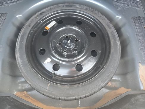 Used 2019 Lincoln MKZ Premiere image 34