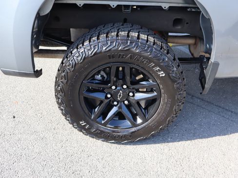 Used 2025 Chevrolet Silverado 1500 Custom Trail Boss AWD/4WD image 37