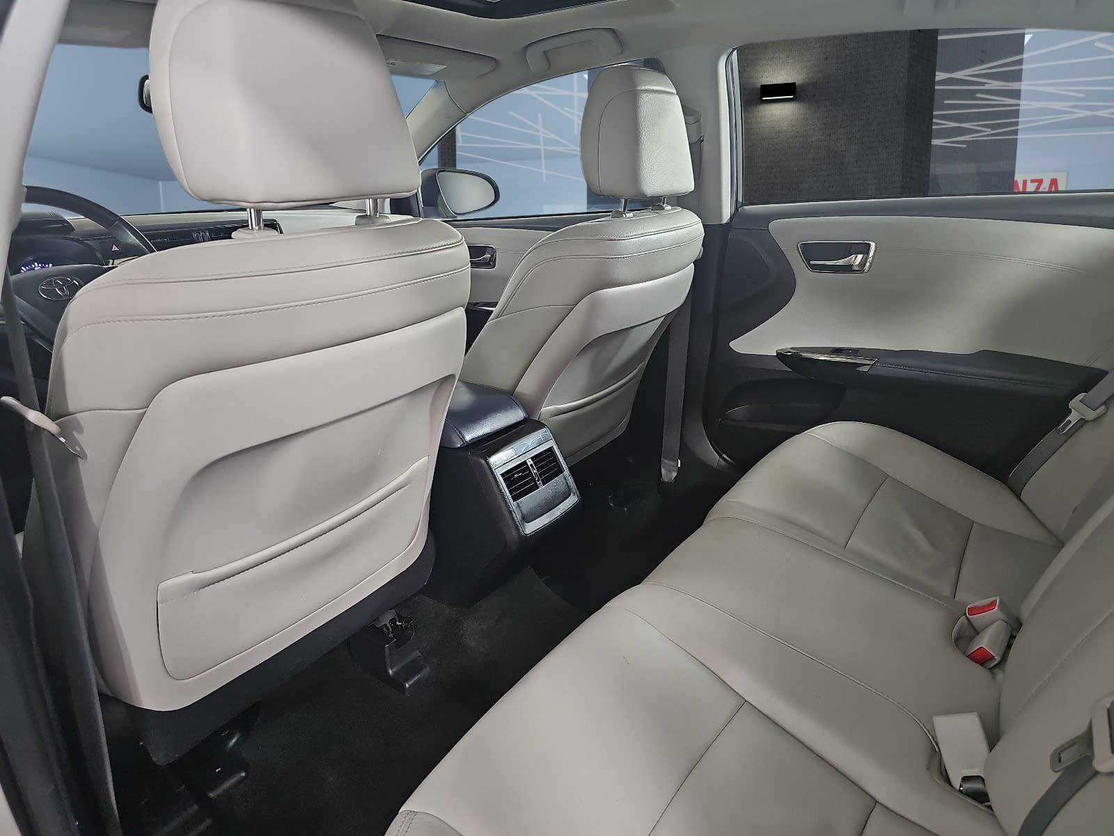 Used 2013 Toyota Avalon XLE Touring FWD image 11