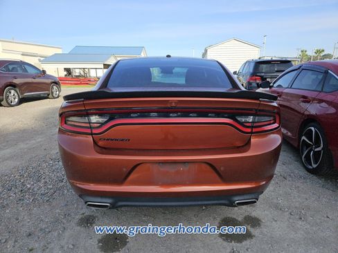 Used 2022 Dodge Charger SXT w/ Blacktop Package RWD image 8