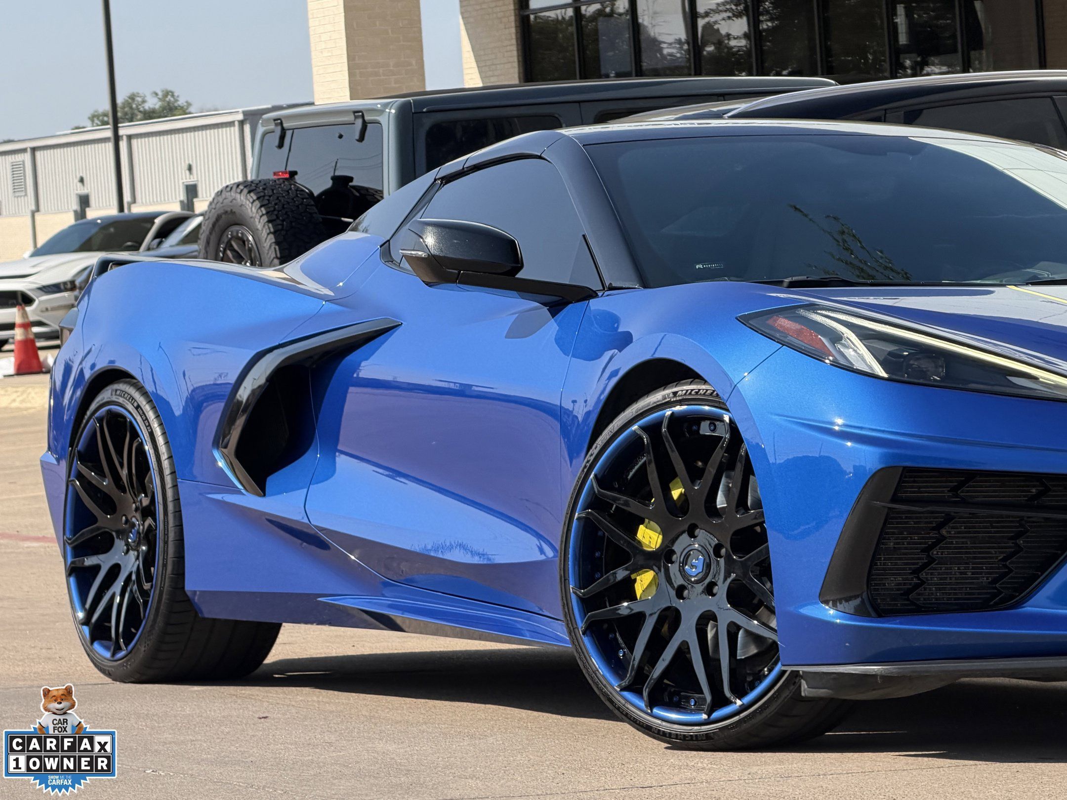 Used 2021 Chevrolet Corvette Stingray Convertible w/ Z51 Performance Package RWD image 9