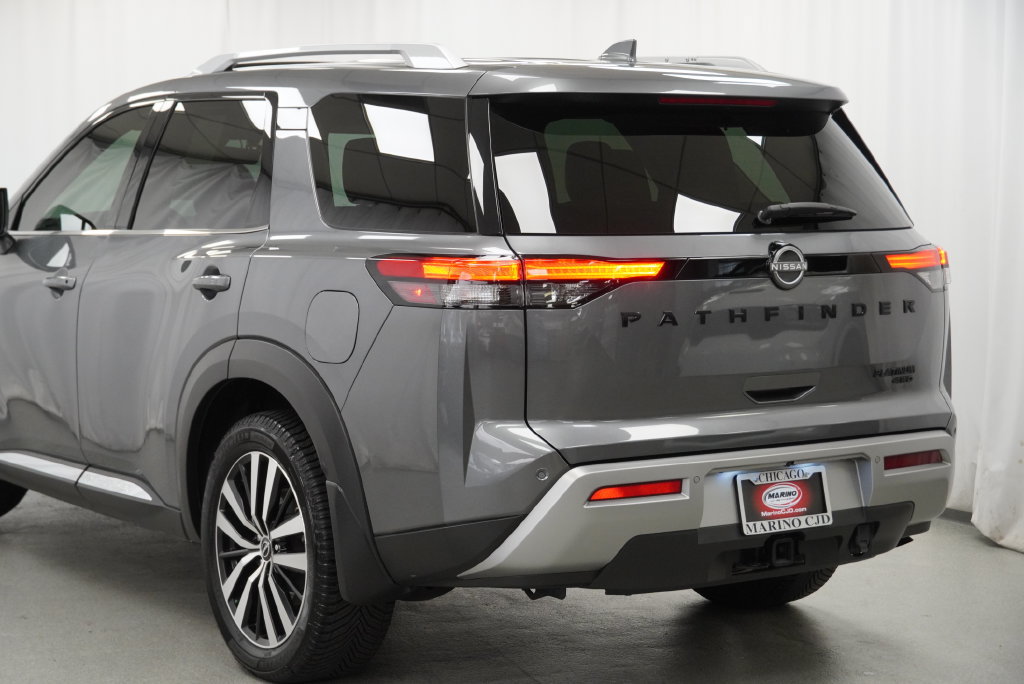 Used 2024 Nissan Pathfinder Platinum AWD/4WD image 18
