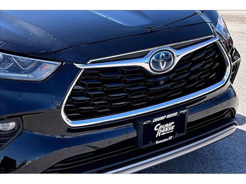 Used 2021 Toyota Highlander Platinum AWD/4WD image 34