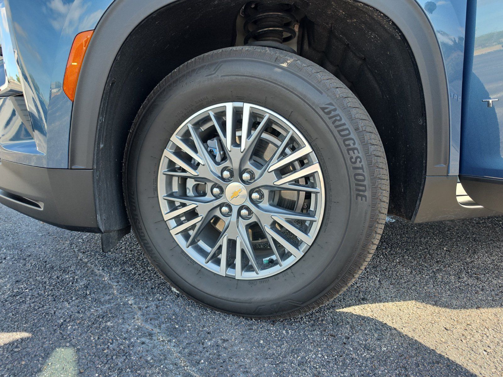 Used 2026 Chevrolet Traverse LT w/ Driver Confidence Package FWD image 28