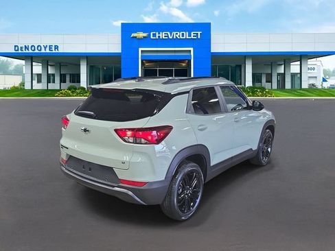 New 2026 Chevrolet TrailBlazer LT w/ Midnight Edition AWD/4WD image 8