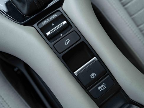 Used 2026 Honda HR-V LX image 28