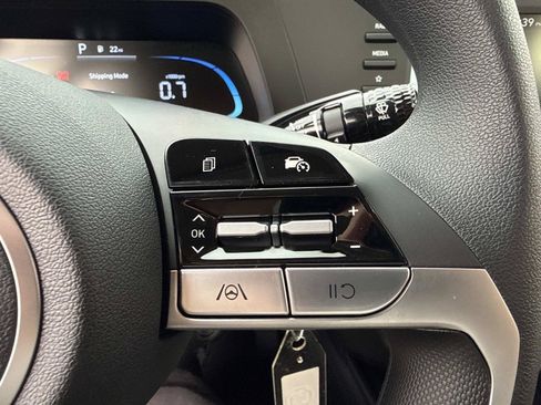 Used 2026 Hyundai Elantra SE FWD image 31