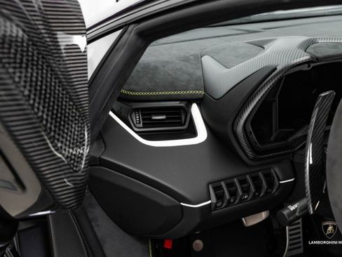 Used 2020 Lamborghini Sian Coupe image 52