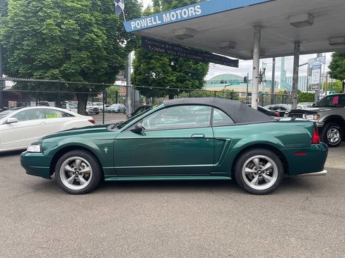 Used 2001 Ford Mustang Convertible RWD image 15