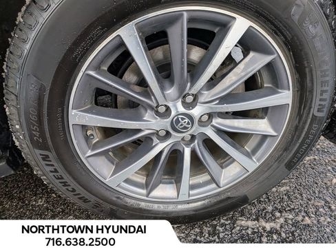 Used 2019 Toyota Highlander XLE image 48