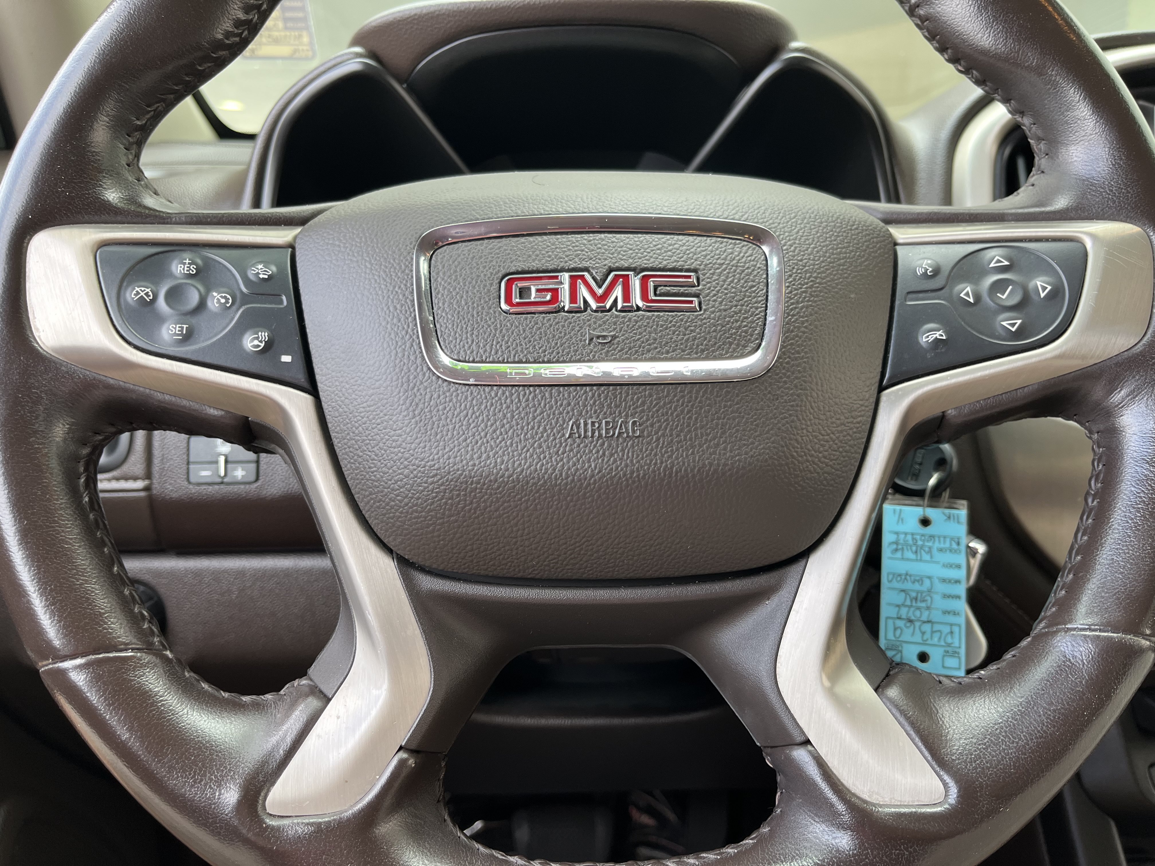 Used 2022 GMC Canyon Denali RWD image 21
