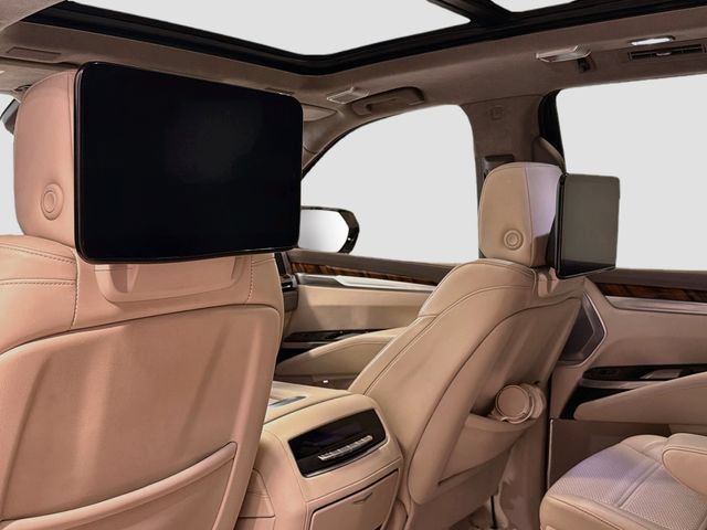Used 2025 Cadillac Escalade Sport Platinum w/ LPO, Floor Liner Package AWD/4WD image 23