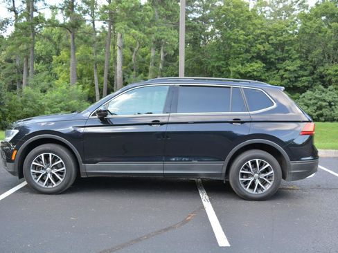 Used 2019 Volkswagen Tiguan SE w/ Panoramic Sunroof Package AWD/4WD image 8