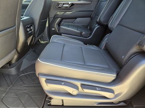 New 2025 Chevrolet Suburban Premier w/ Sun And Tow Package AWD/4WD image 22