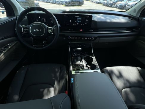 New 2026 Kia Carnival SX FWD image 32