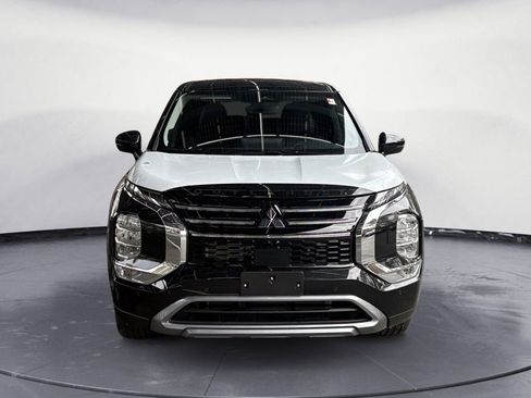 New 2026 Mitsubishi Outlander SE image 8